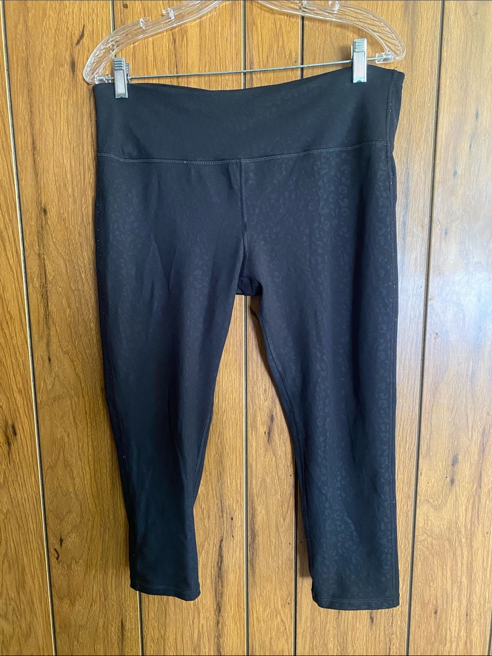 Marika Black Cropped Leggings